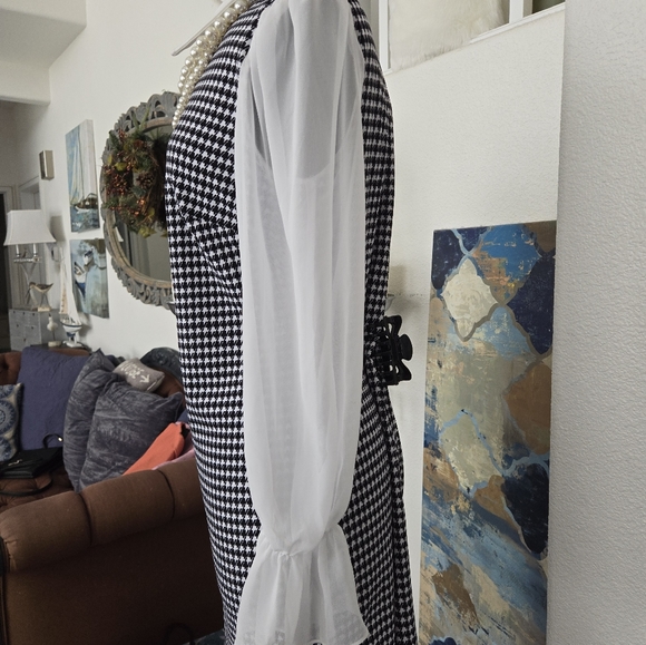 DRESS - Picture 2 of 6